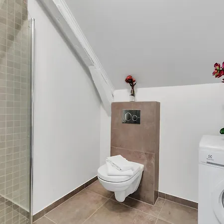 Forenom Serviced Hall Apartman