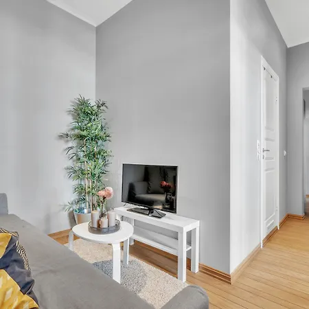 Forenom Serviced Hall Apartman